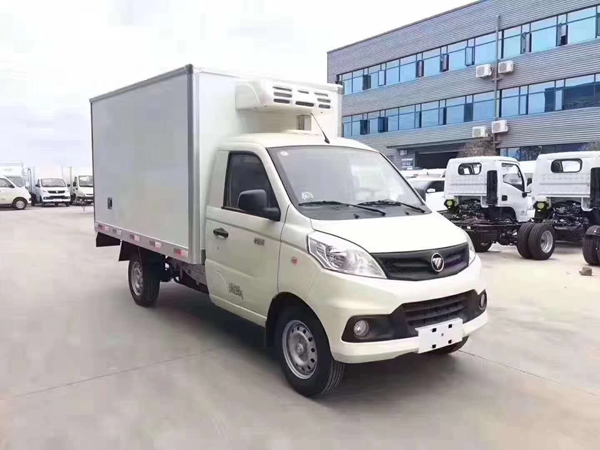 福田祥菱2米8冷藏车